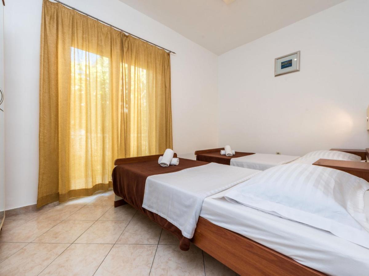 Apartma Sime - Zad505 By Interhome